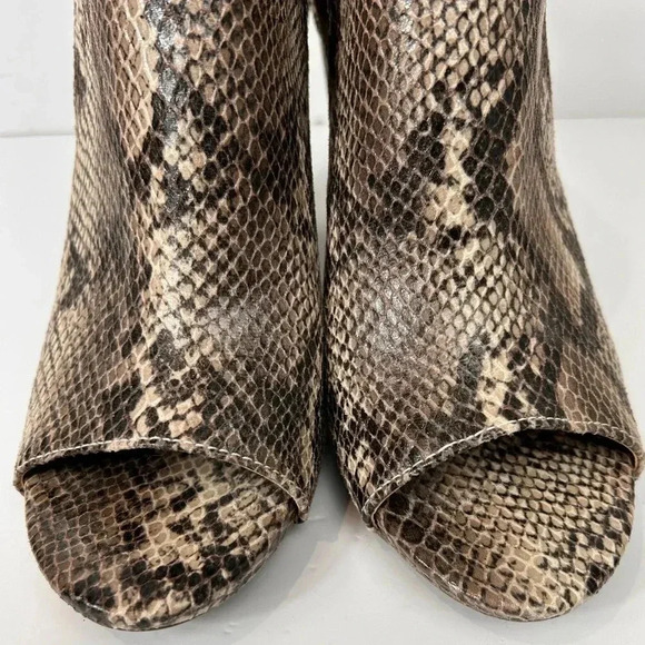 Fergalicious open-toe chunky heel shoe, size 10, faux snakeskin, NEW, Sandals - Picture 6 of 11